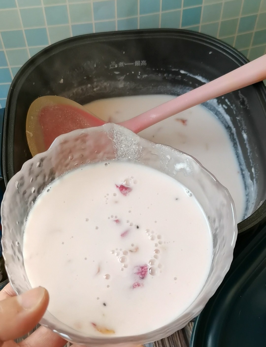 Beauty and Beauty Coconut Milk Fermented Rose Soup recipe