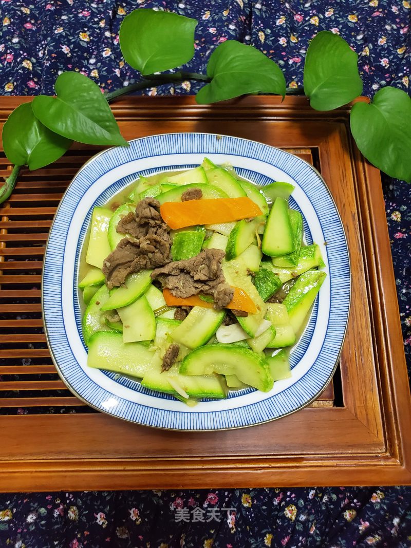 Stir-fried Beef with Jade Melon