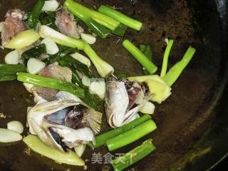 Yellow Croaker Simmered Noodles recipe