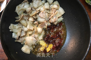 Sichuan-flavored Twice-cooked Pork with Vetch Skin recipe