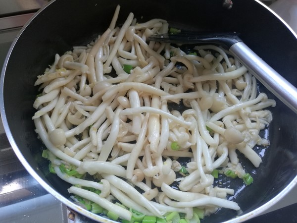 Stir-fried Shrimp with White Jade Mushroom recipe