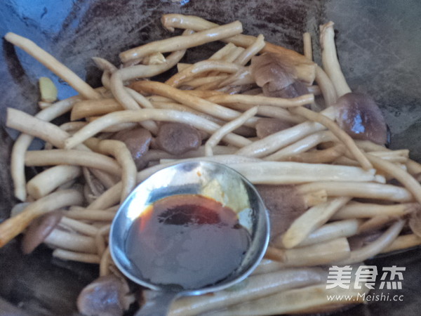 Braised Tea Tree Mushroom recipe