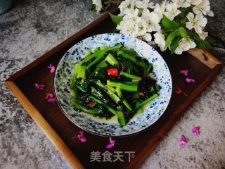 Stir-fried Black and White Dishes recipe