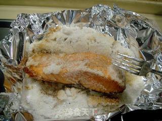 Family-made Delicious Western Food "salt Baked Salmon" recipe