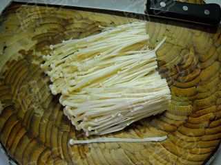 Frozen Tofu with Chopped Pepper and Golden Needle recipe