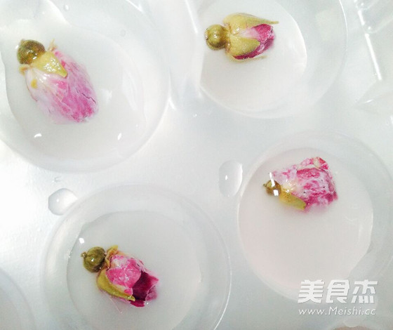 Romance of Valentine's Day with Rose Water Mantou recipe