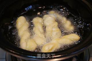 Chinese Refreshment Fried Twist recipe