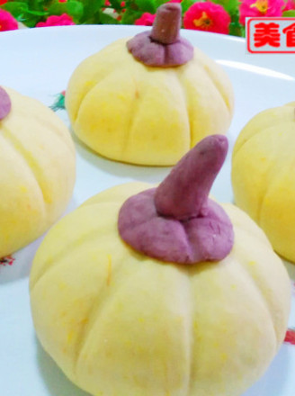 Pumpkin Peanut Buns recipe