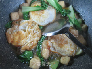Roasted Duck Eggs with Small Oil Tofu and Green Vegetables recipe