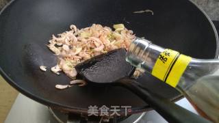 快手懒人饭#stir-fried Antarctic Krill with Leek recipe