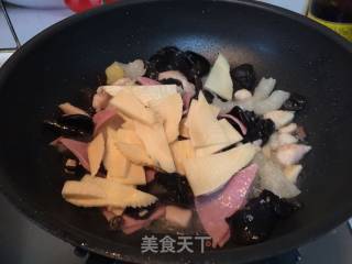 【jiangsu】three Fresh Soup with Pork Skin recipe