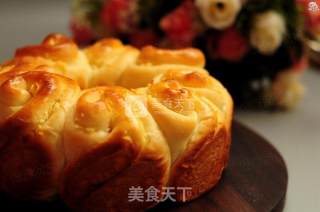 Coconut Garland Bread recipe