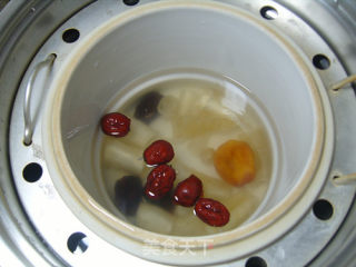 Three Kinds of Jujube Stewed with Tongjiao recipe