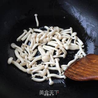 Stir-fried Sausage with White Mushroom recipe