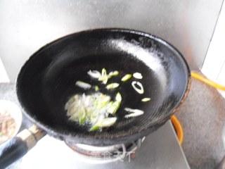 Stir-fried Shrimp with Fungus and Tomato recipe