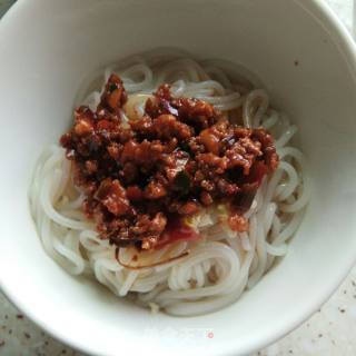 Home-cooked Rice Noodles with Pork recipe