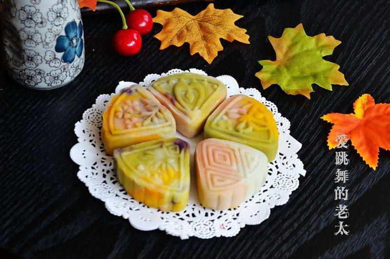 Fruity Colorful Snowy Mooncakes recipe