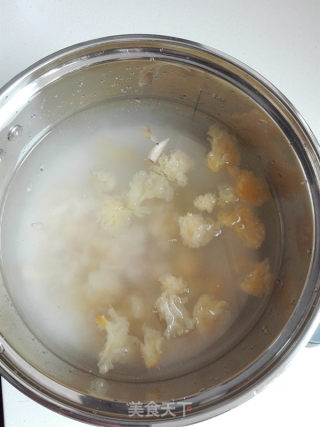 #秋滋阴润肺# Lily Tremella Rice Porridge recipe