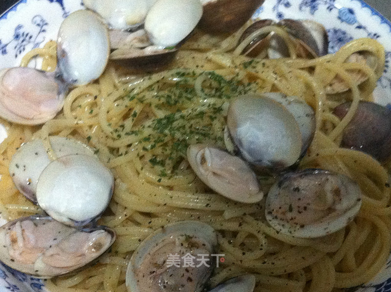 Spaghetti with Garlic Clams recipe