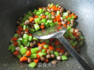 Stir-fried Celery with Peanuts and Carrots recipe