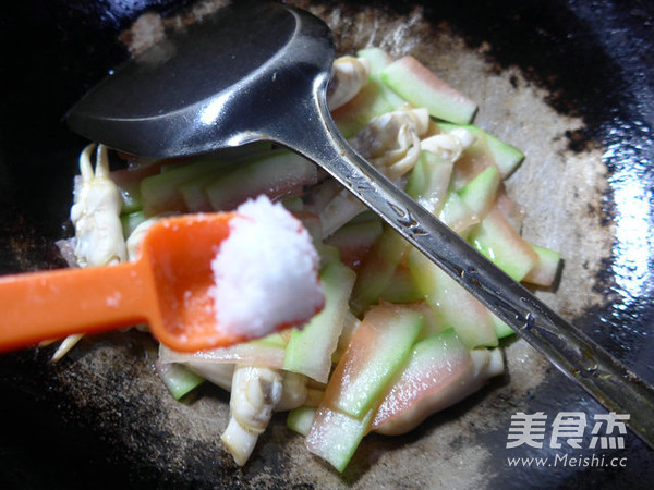 Fried Watermelon Peel with Razor Clams recipe