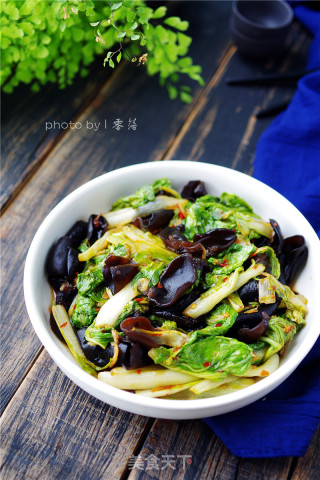 Stir Fried Fungus with Cabbage recipe