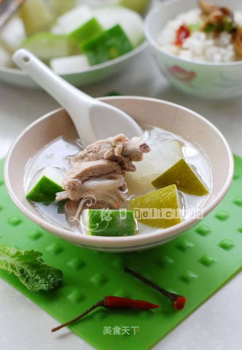 A Refreshing, Nutritious and Calcium-supplementing Soup for The Majority of College Entrance Examination Candidates-[skinned Winter Melon Spare Ribs Soup] recipe