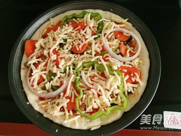 Black Pepper Chicken Pizza recipe