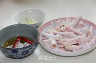 A Must-have for Watching The Ball-pickled Chicken Feet recipe