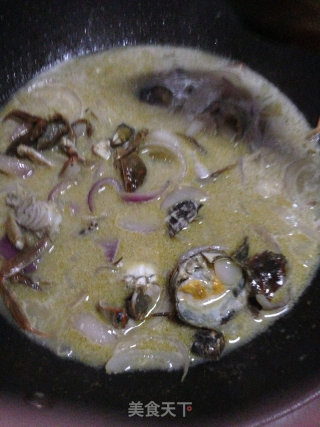 Golden Autumn Crab Walks~ First Try Thai Curry Crab! recipe