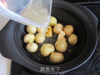 Small Potatoes with Gravy recipe