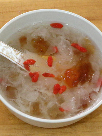 Xylitol, Peach Gum, Tremella and Saponin Rice Soup recipe