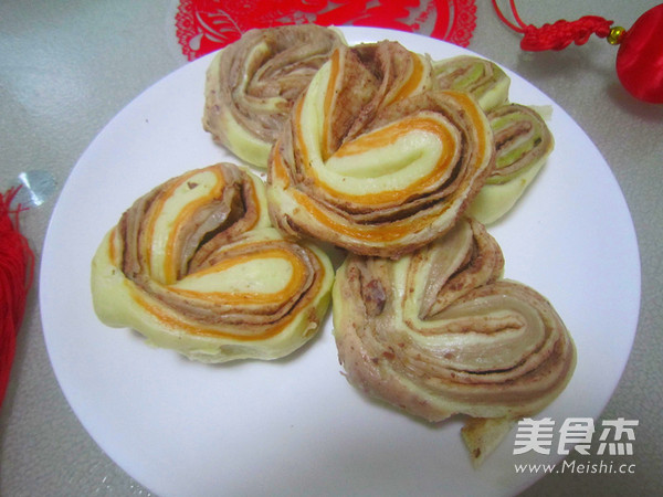 Bean Paste Heart-shaped Buns recipe