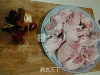 Delicious and Gourmet---lao Gan Ma Roasted Pork Knuckles recipe