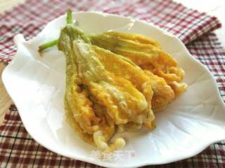 #兔子花系列之三# Fried Pumpkin Flowers recipe