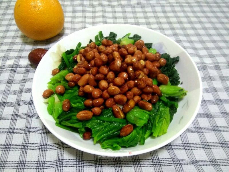 Old Vinegar Peanuts Mixed with Spinach recipe