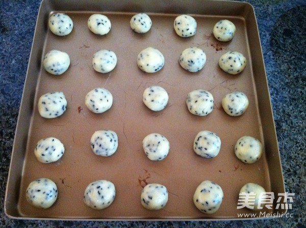 Black Sesame Pattern Biscuits recipe