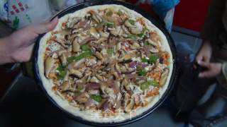 Mushroom Chicken Pizza recipe