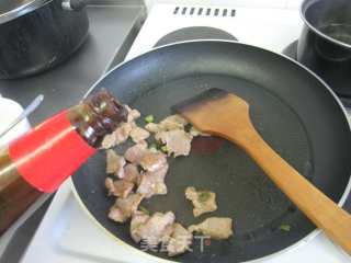 Stir-fried Noodles with Homemade Loin recipe