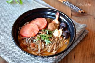 Noodles in Sour and Spicy Tomato Sauce recipe