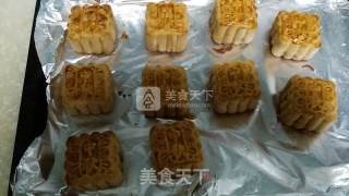 Lotus Paste Moon Cake recipe