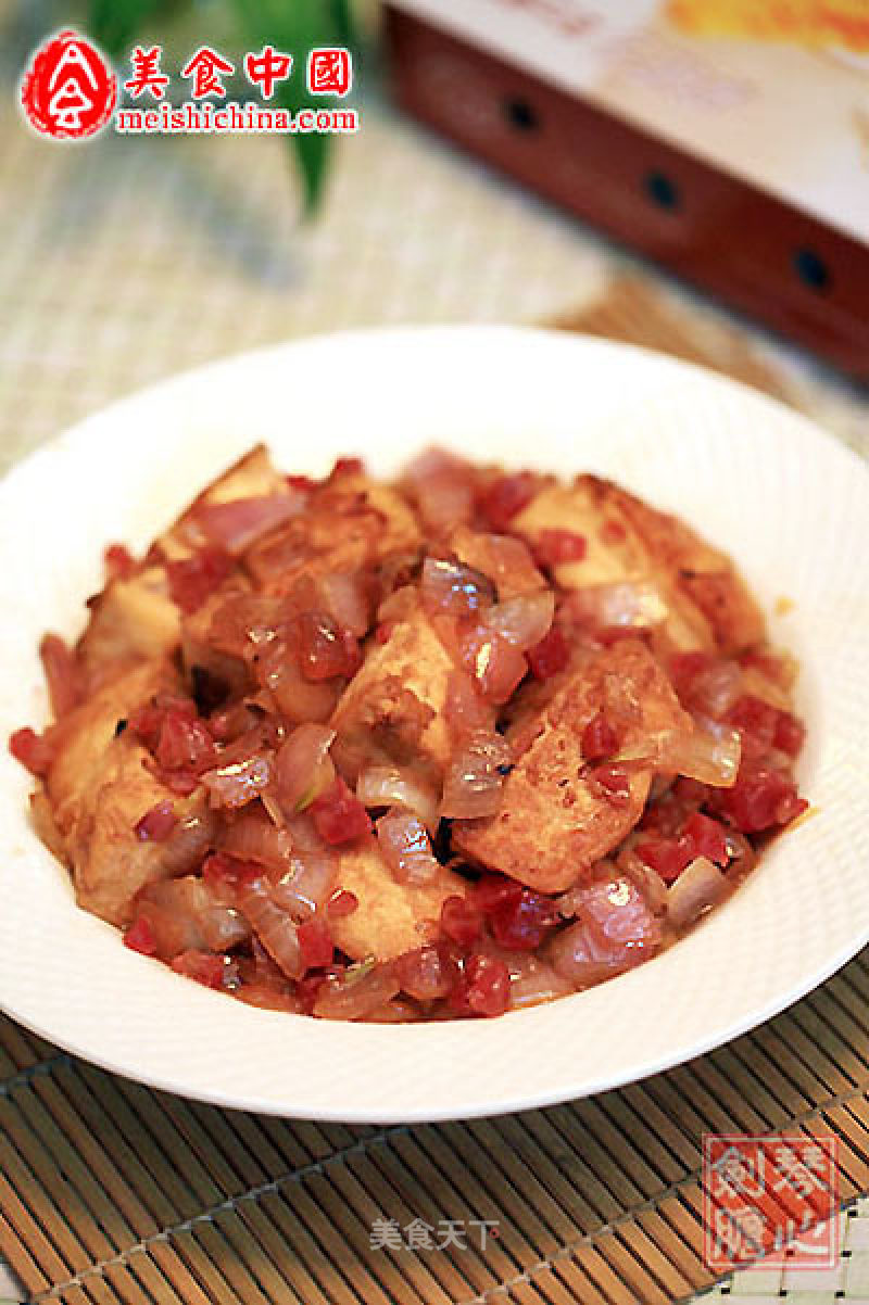 [cantonese Cuisine] Stir-fried Tofu with Bacon Cubes recipe