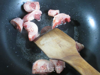 Black Fungus and Yuba Boiled Cured Chicken Legs recipe