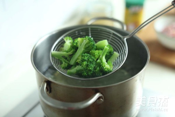 Stir-fried Pork with Broccoli recipe