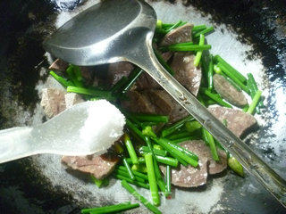 Stir-fried Pork Lung with Leek Flower recipe