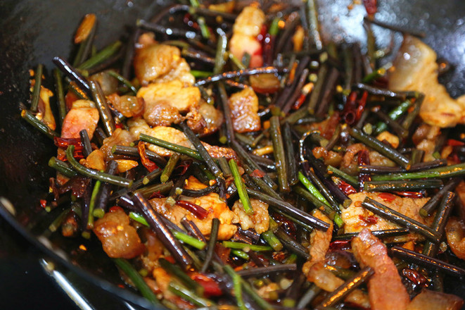 Stir-fried Bracken with Bacon recipe