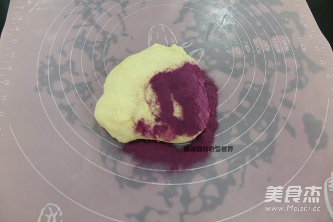 Purple Sweet Potato Two-color Toast recipe