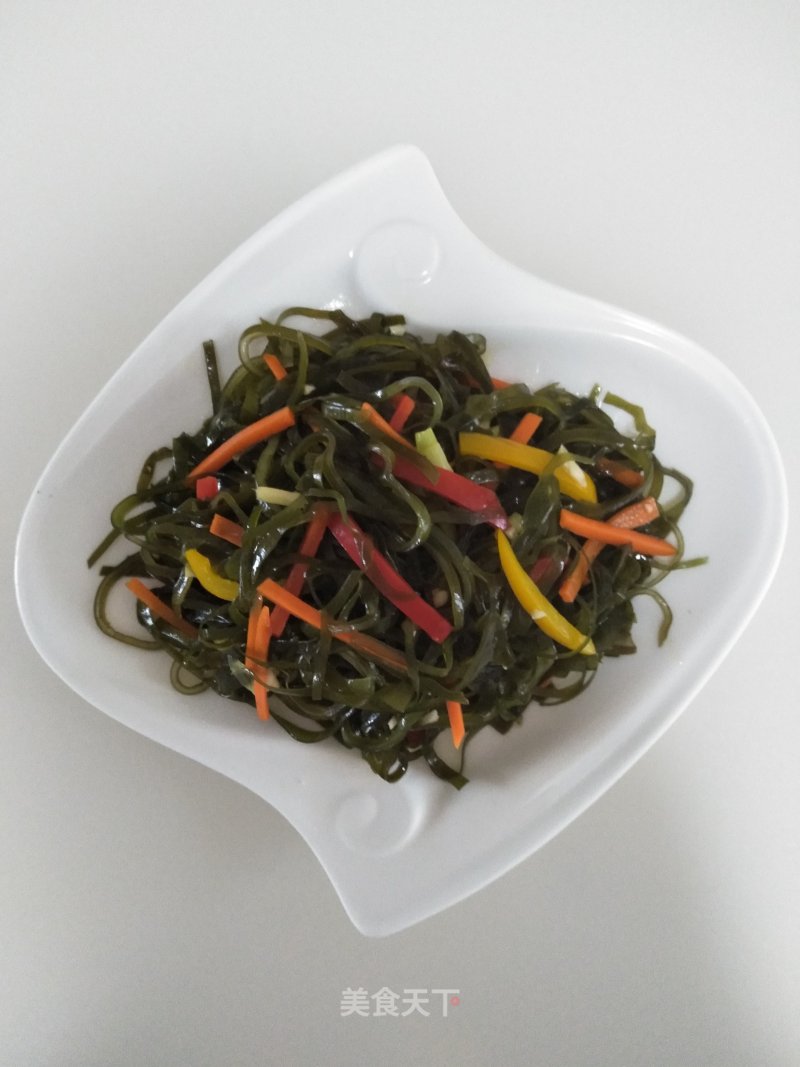 Colored Peppers Mixed with Kelp recipe