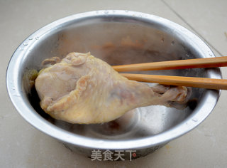 Congee with Preserved Eggs and Chicken Legs-nourish The Stomach and Lose Weight to Relieve Gluttons recipe