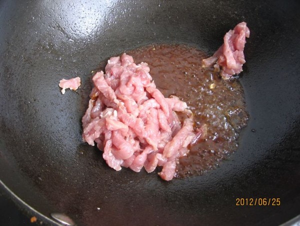 Sauce Pork with Bitter Chrysanthemum recipe